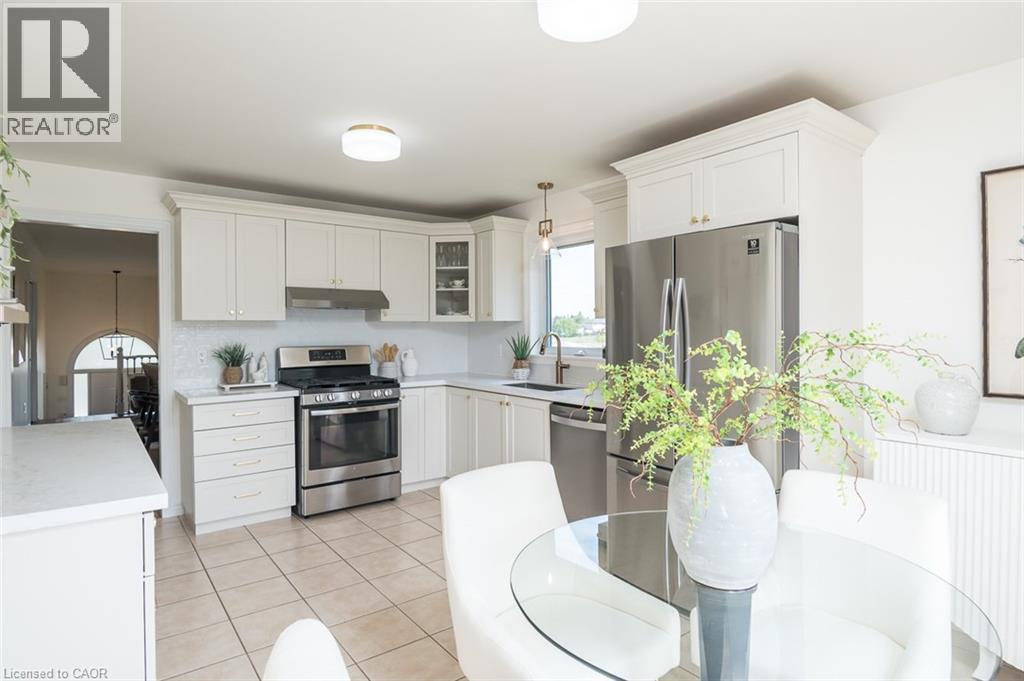 12 KINGSLEY Road - 14