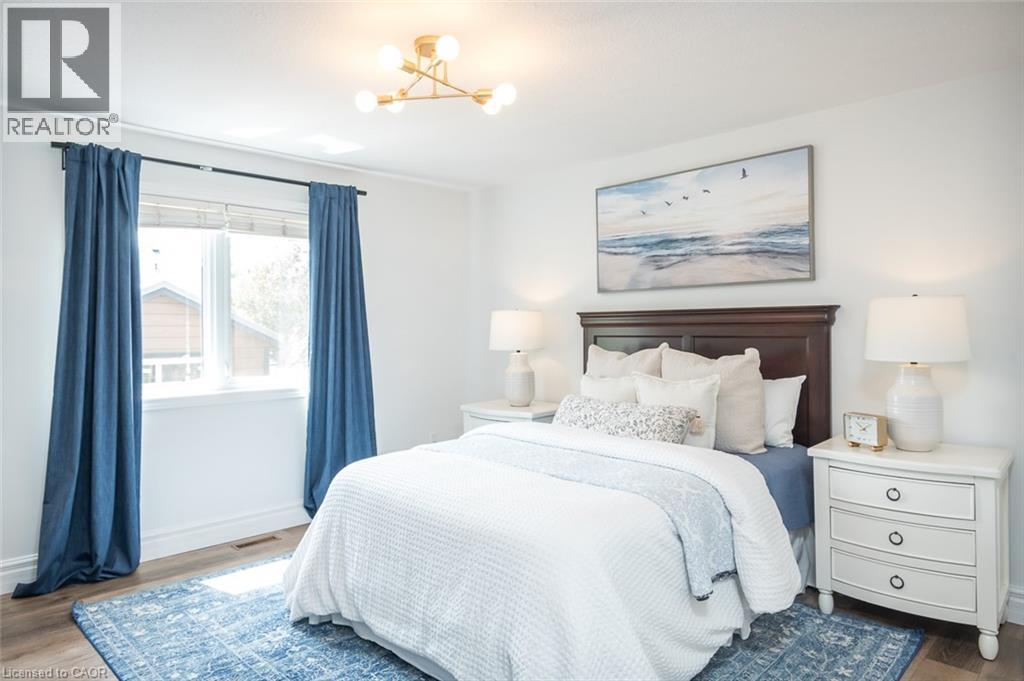 12 KINGSLEY Road - 24