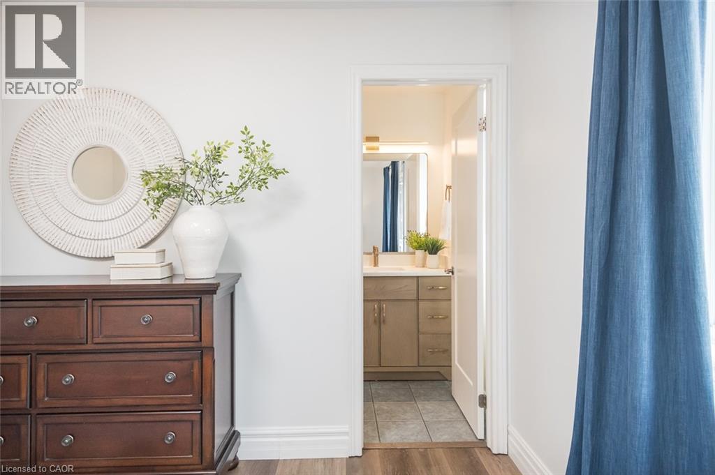 12 KINGSLEY Road - 26