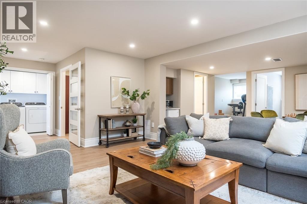 12 KINGSLEY Road - 36