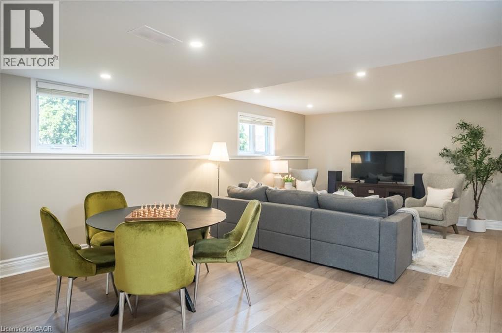 12 KINGSLEY Road - 41