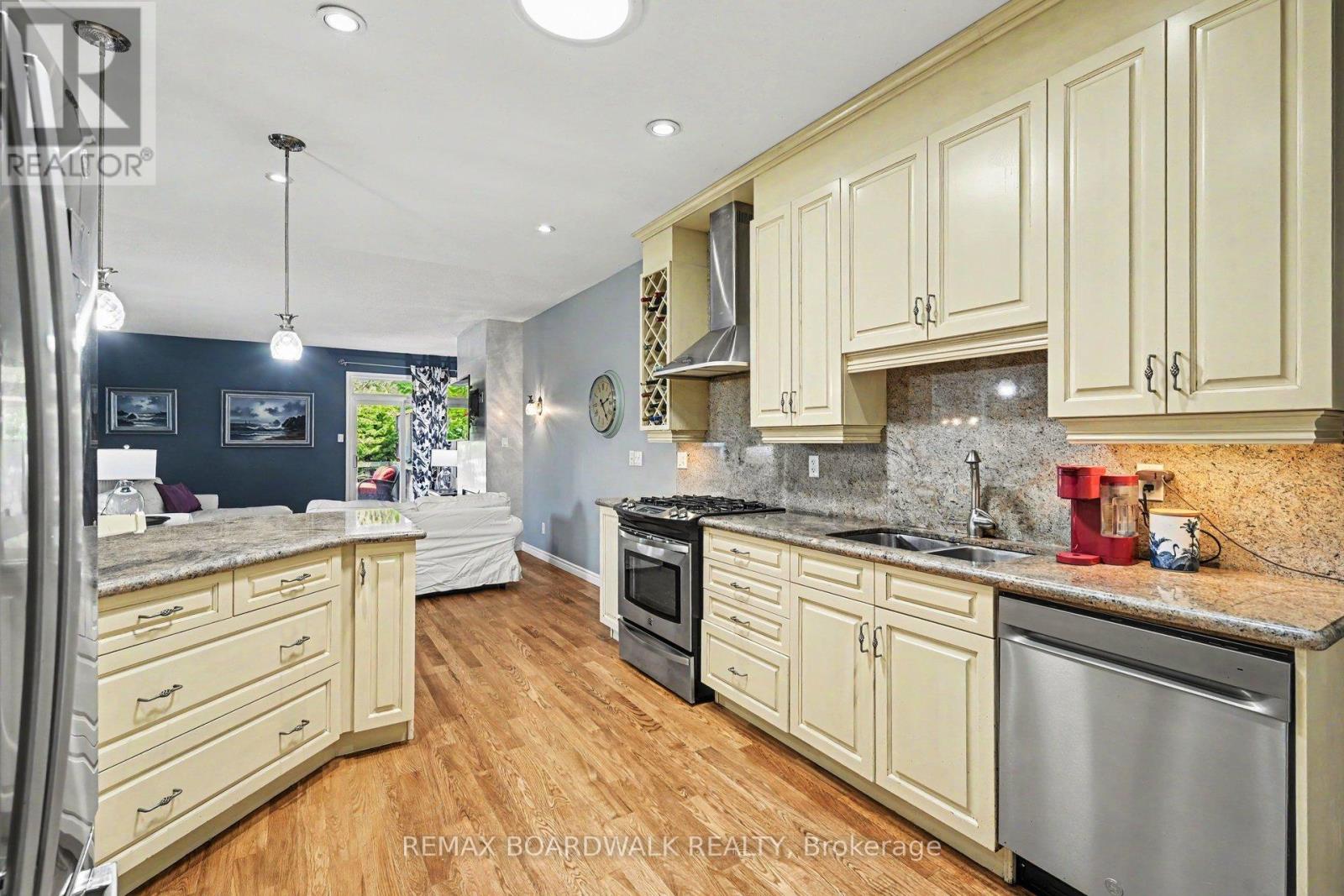 3 Bed, 3 Bath House for Sale in Ottawa – 24 SAMARA PLACE, Ottawa – MLS# X13410046 - Image 18