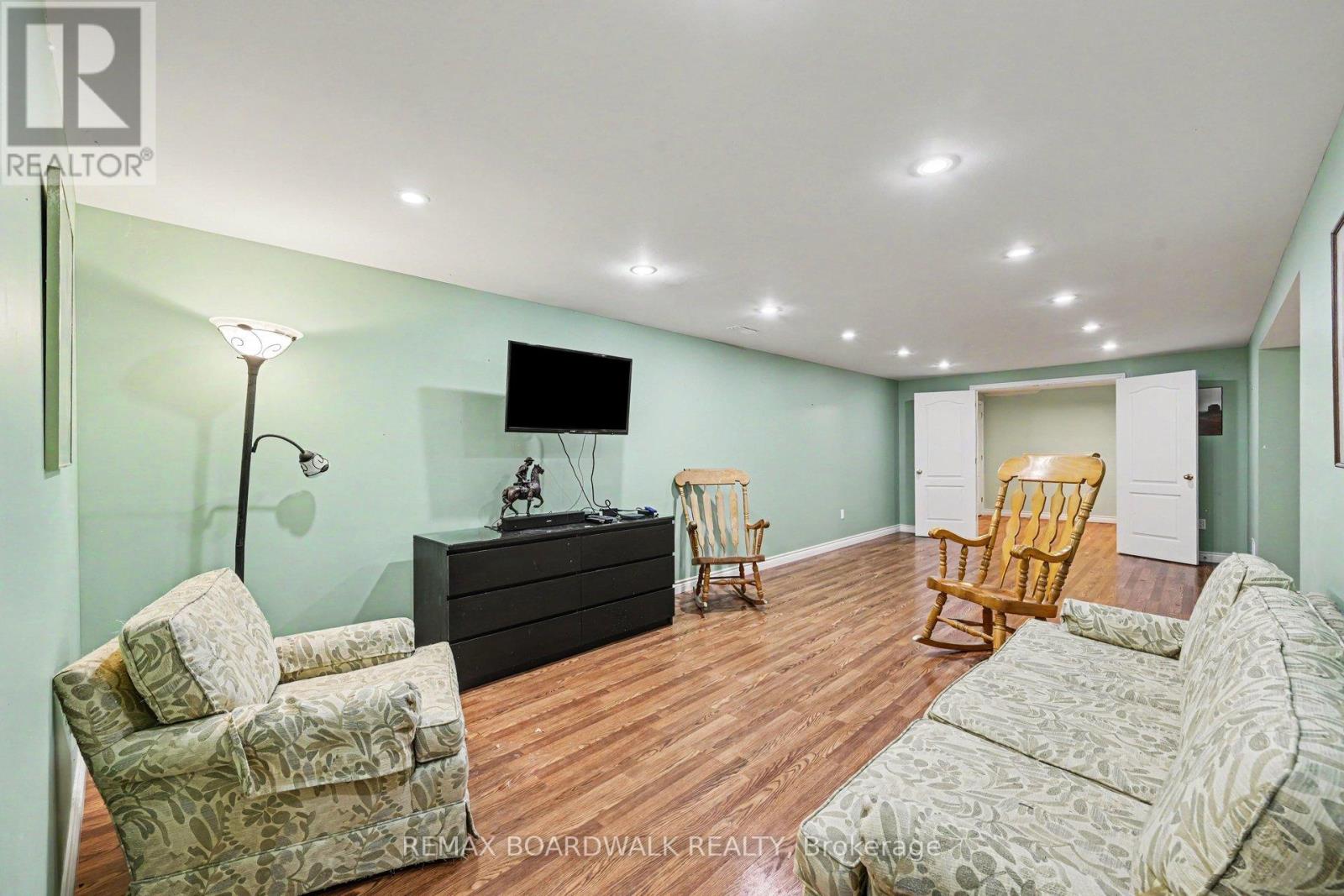 3 Bed, 3 Bath House for Sale in Ottawa – 24 SAMARA PLACE, Ottawa – MLS# X13410046 - Image 14
