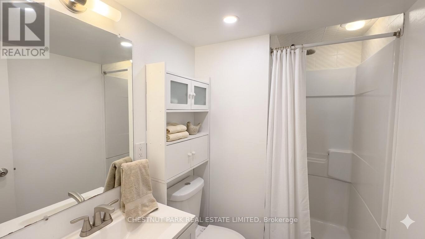 Virtually Decluttered - Bathroom