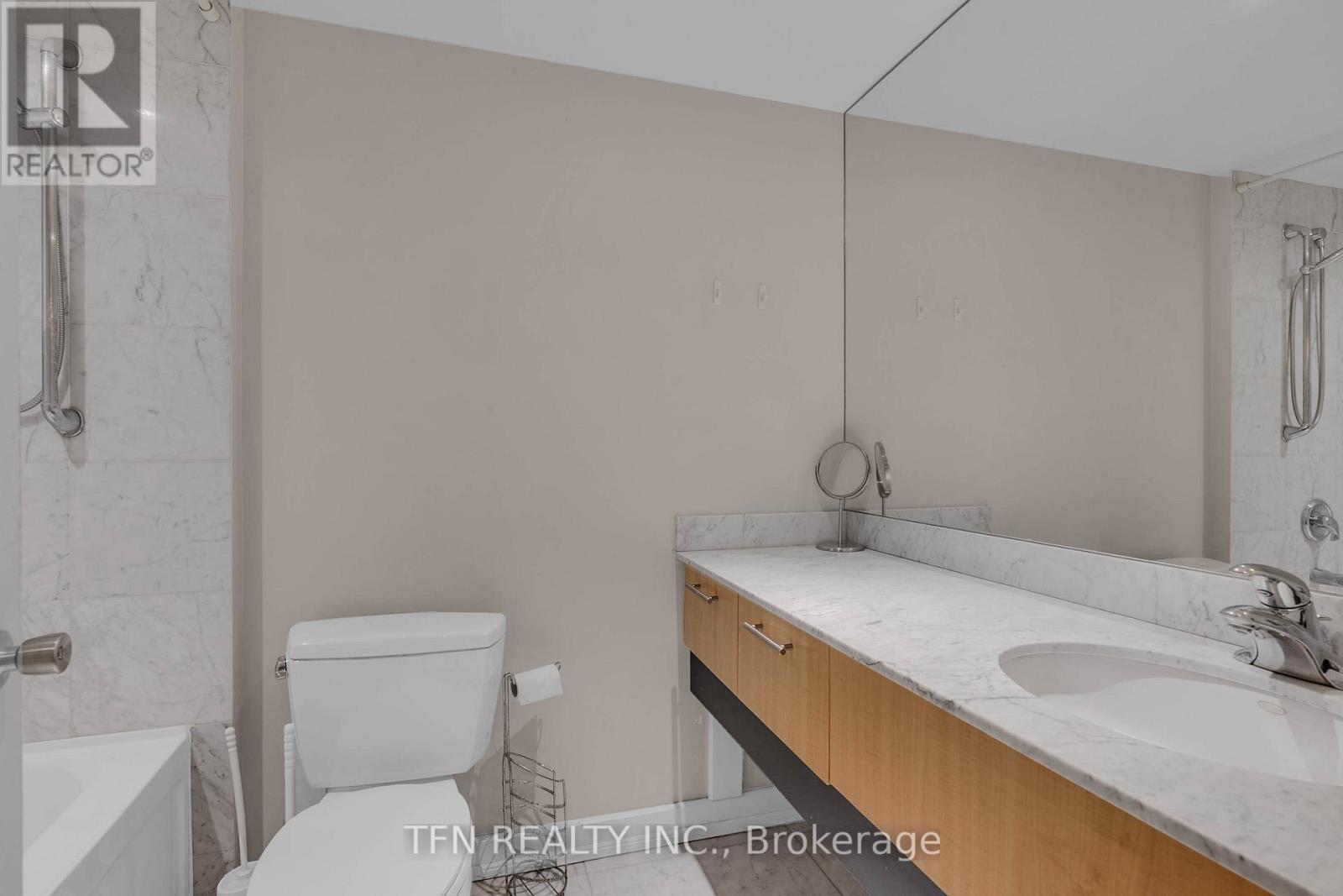 #M22 350 WELLINGTON STREET W - 14