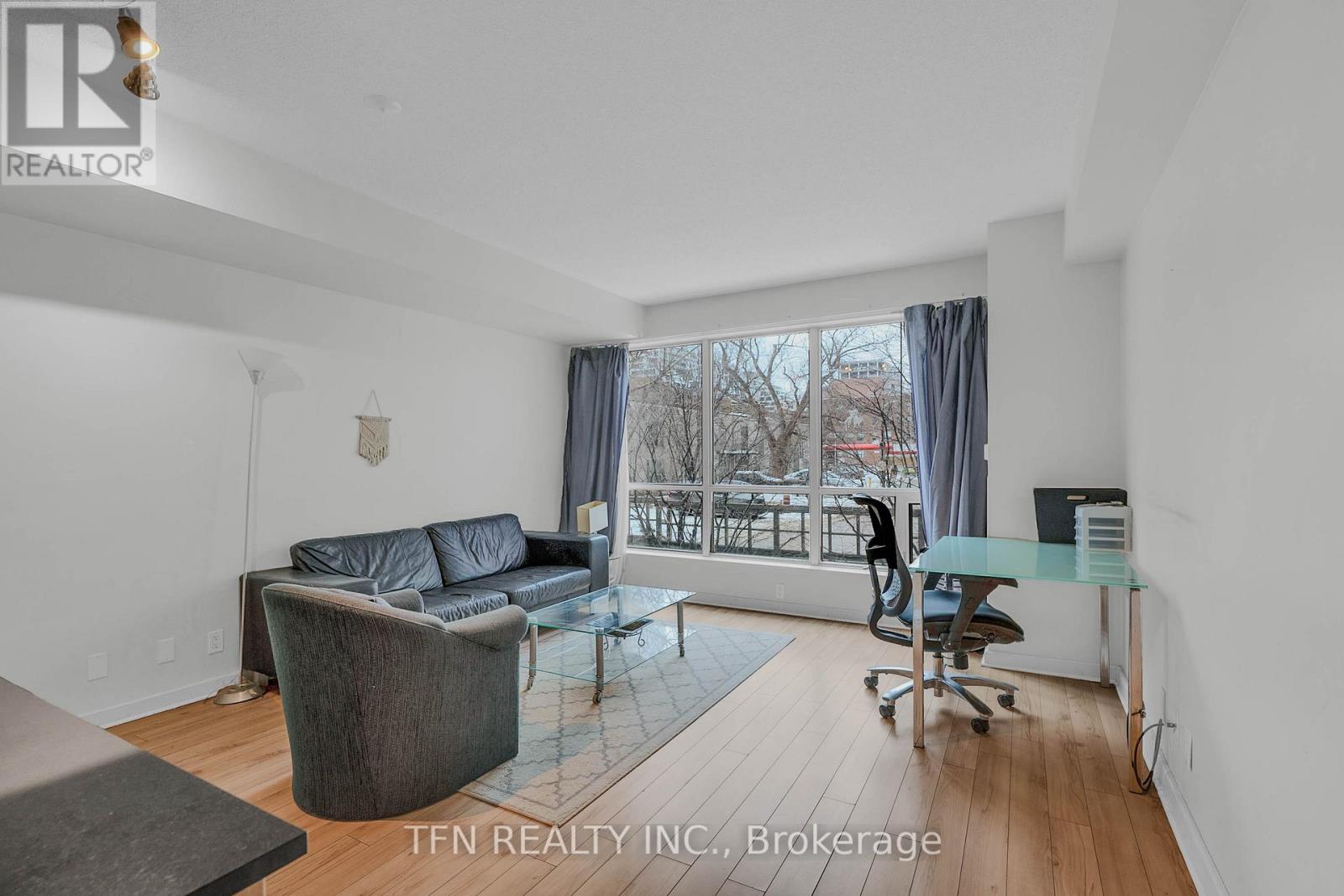 #M22 350 WELLINGTON STREET W - 9