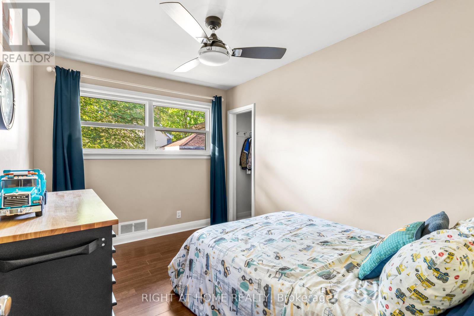 102 PARIS STREET - 20