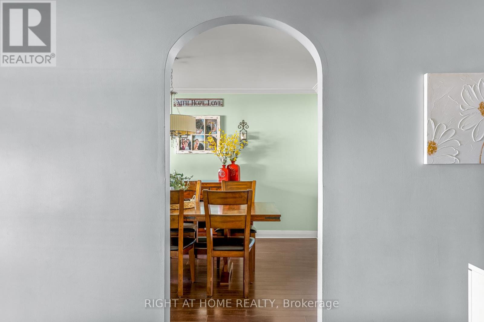102 PARIS STREET - 9