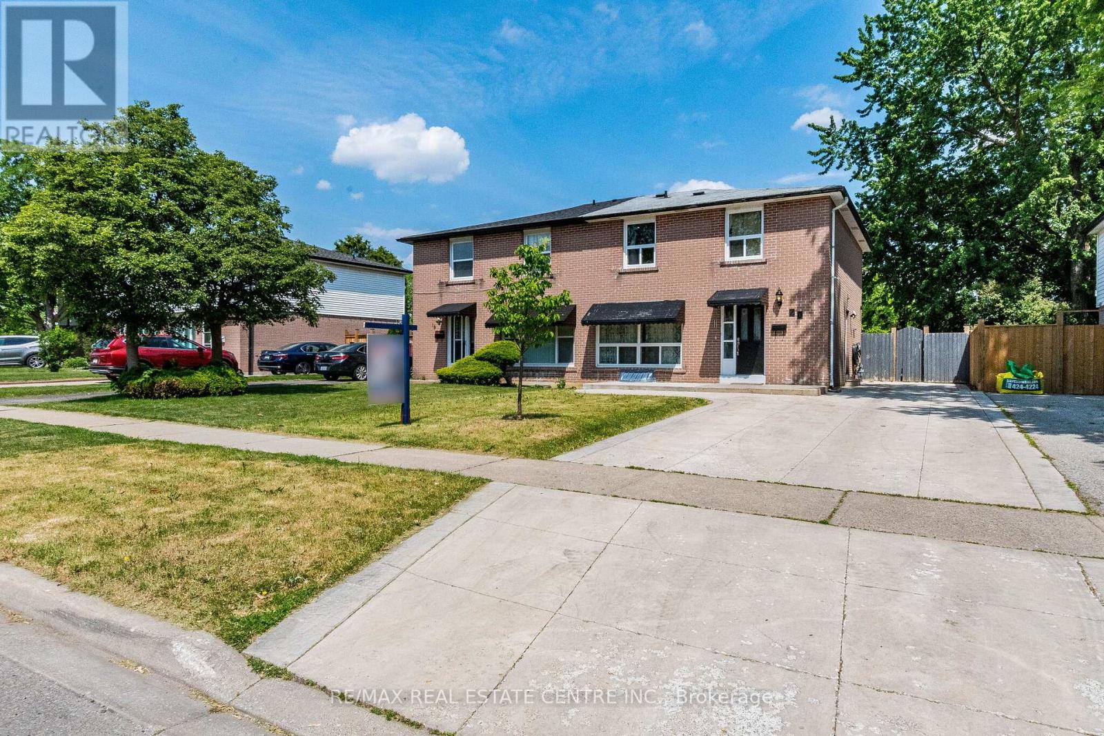 20 EARNSCLIFFE CIRCLE - 1