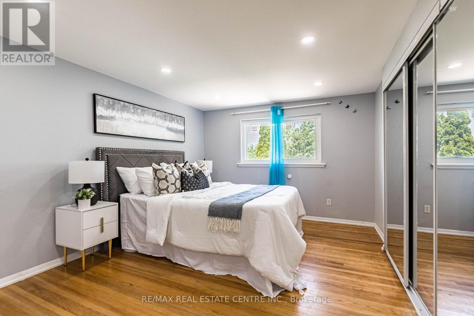 20 EARNSCLIFFE CIRCLE - 21