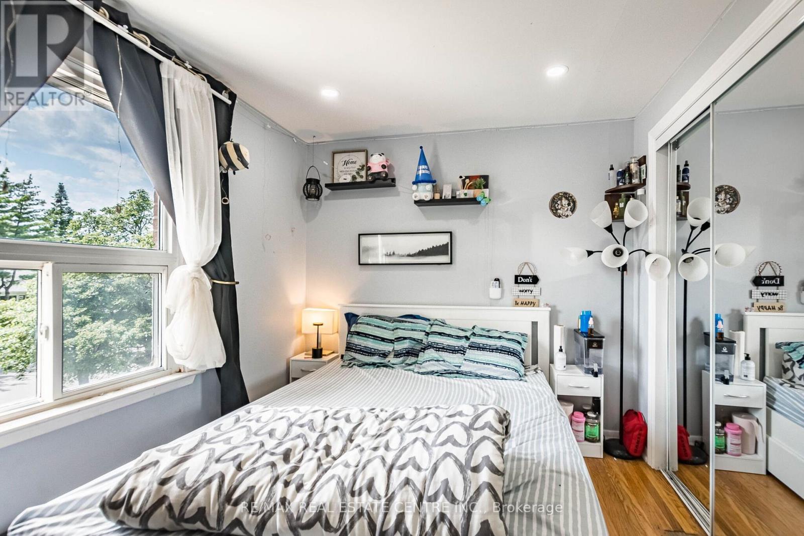 20 EARNSCLIFFE CIRCLE - 28