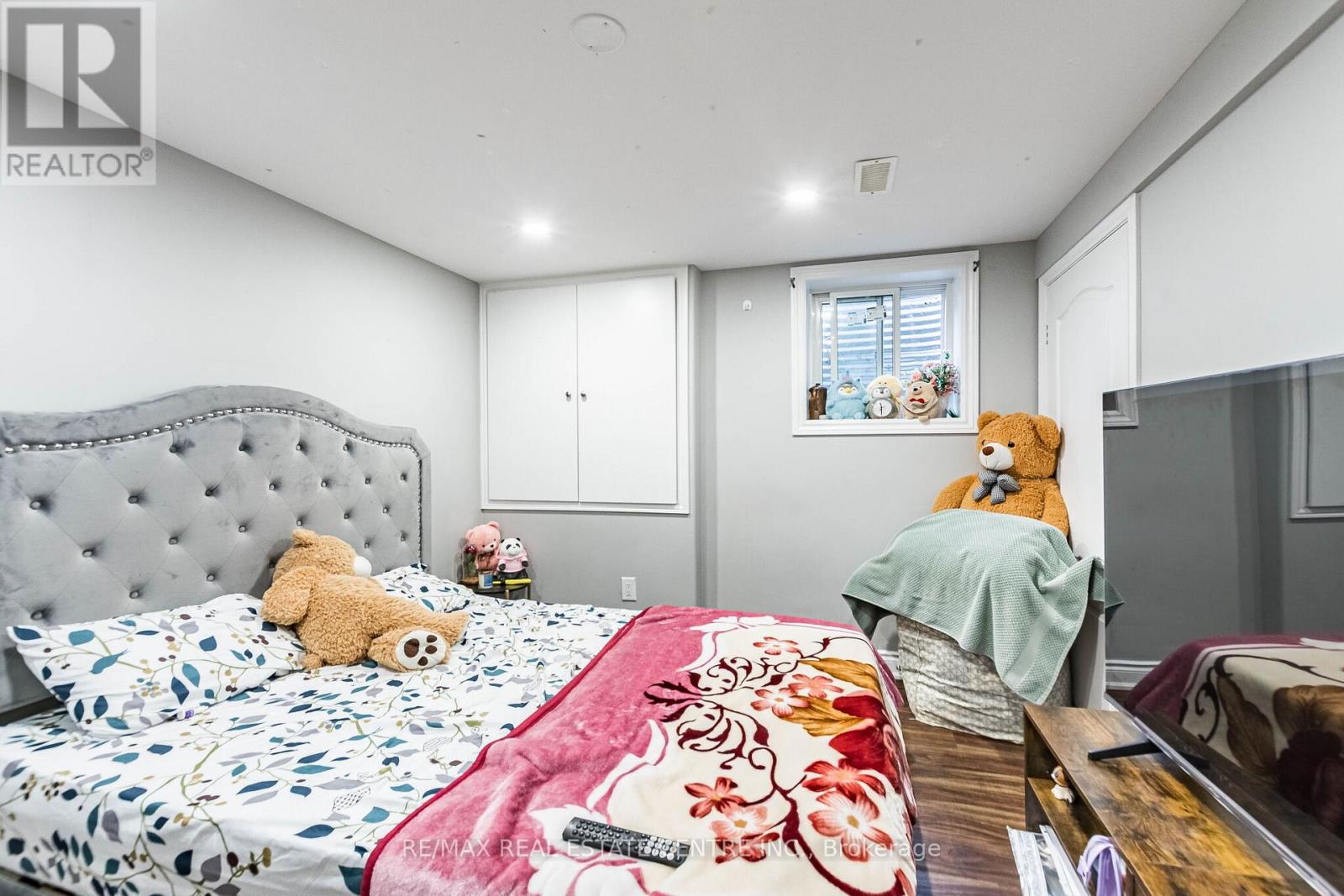 20 EARNSCLIFFE CIRCLE - 41