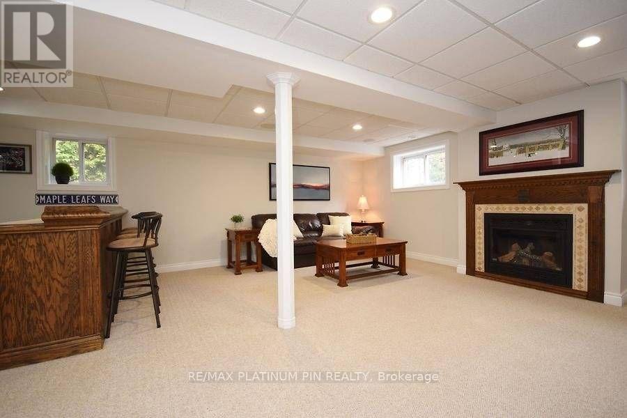 21 LONGFIELD DRIVE - 12