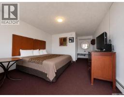 101 Center Street, Assiniboia, SK S0H0B0 Photo 11