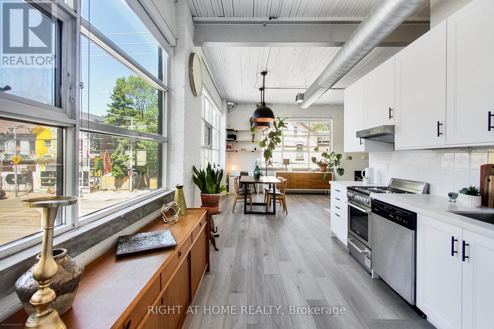 #218 365 DUNDAS STREET E - 12