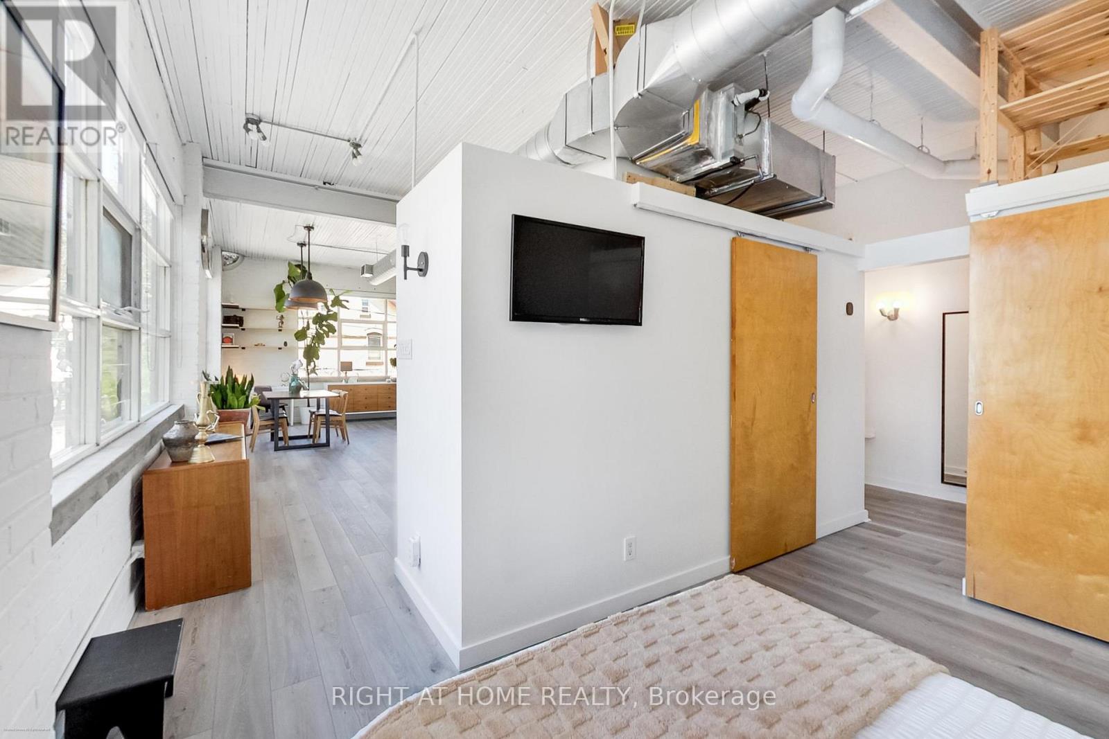 #218 365 DUNDAS STREET E - 19