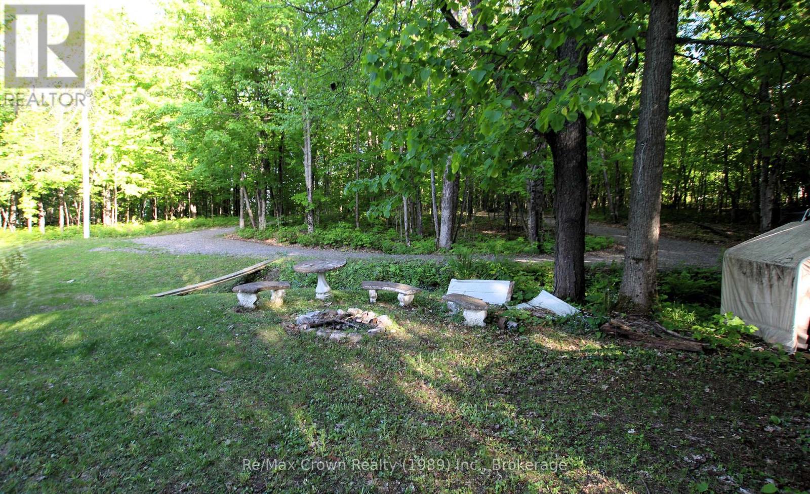 581 LIMBERLOST POINT ROAD - 32
