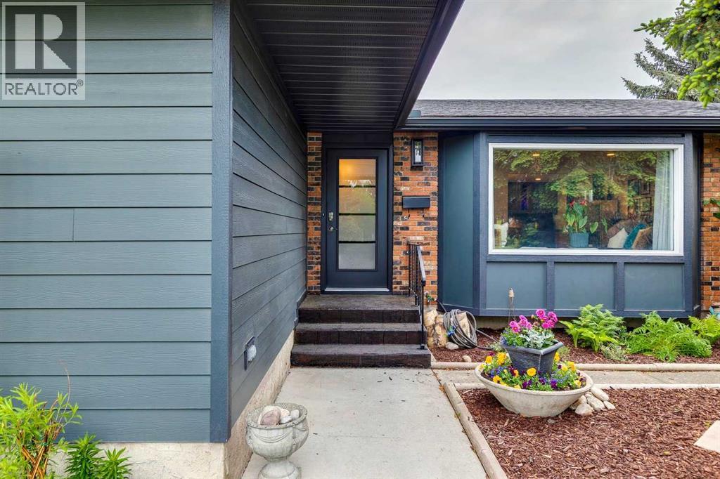 444 Bracewood Crescent SW - Image 2