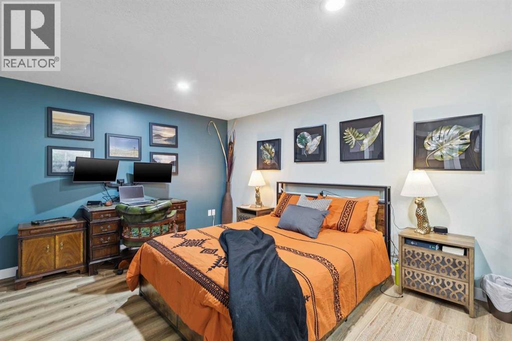444 Bracewood Crescent SW - 25