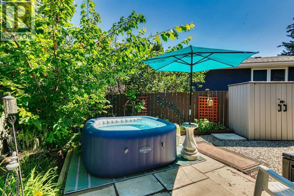 444 Bracewood Crescent SW - 36