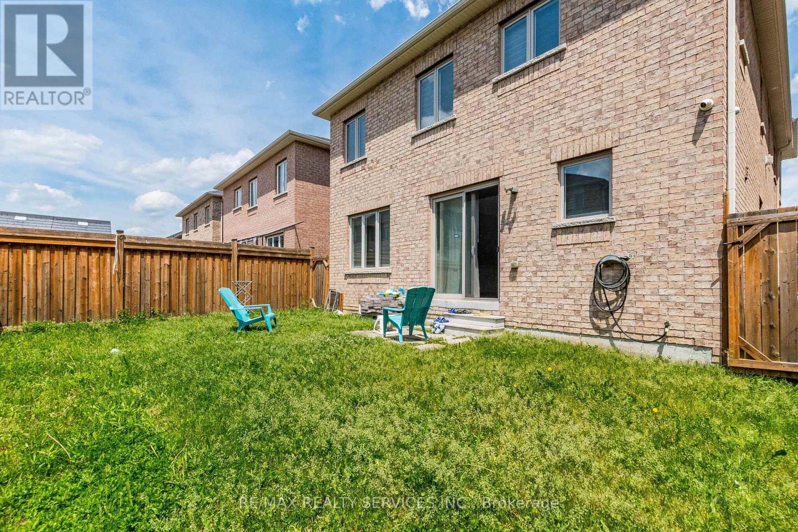 10 PINEDALE AVENUE - 38
