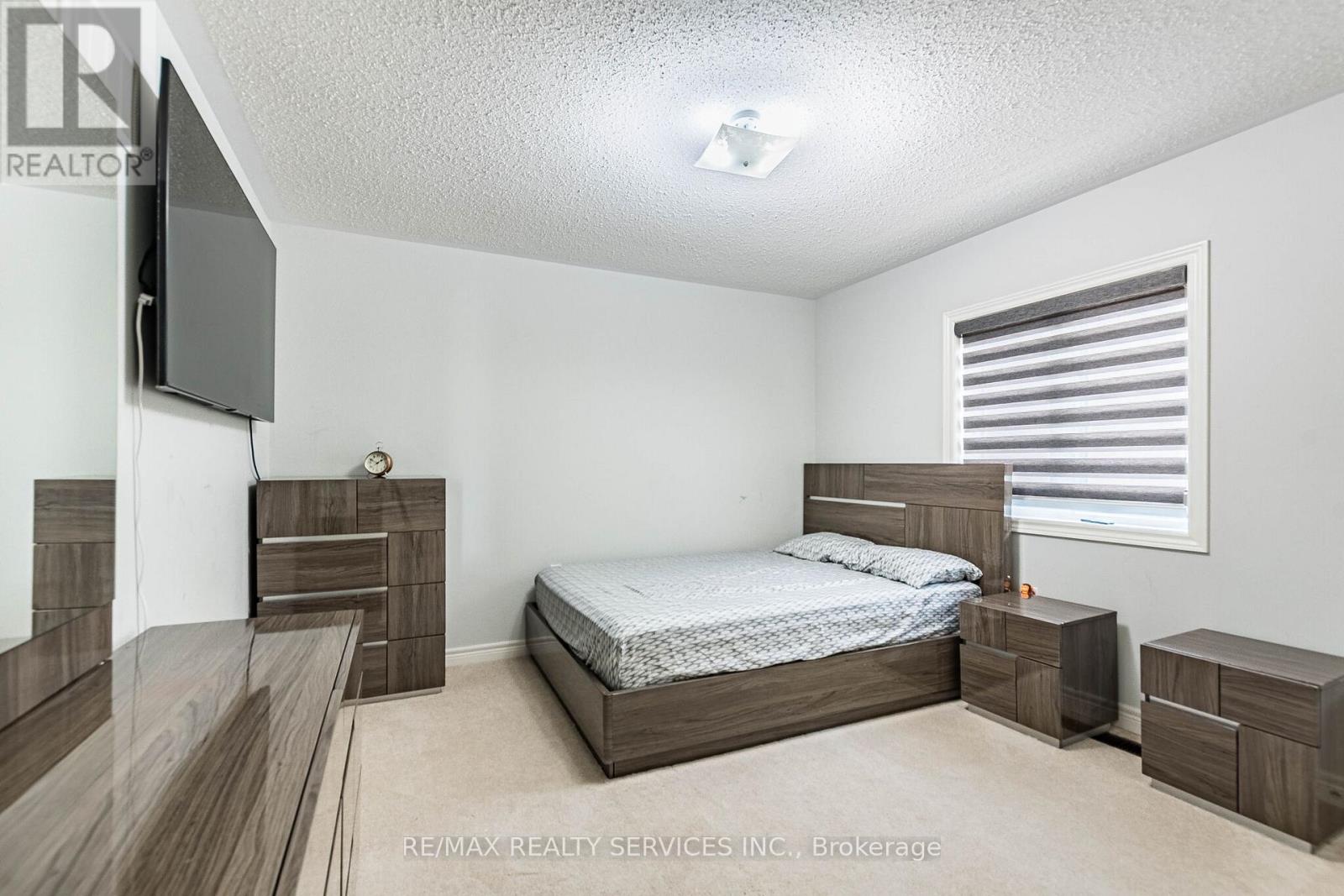 10 PINEDALE AVENUE - 25