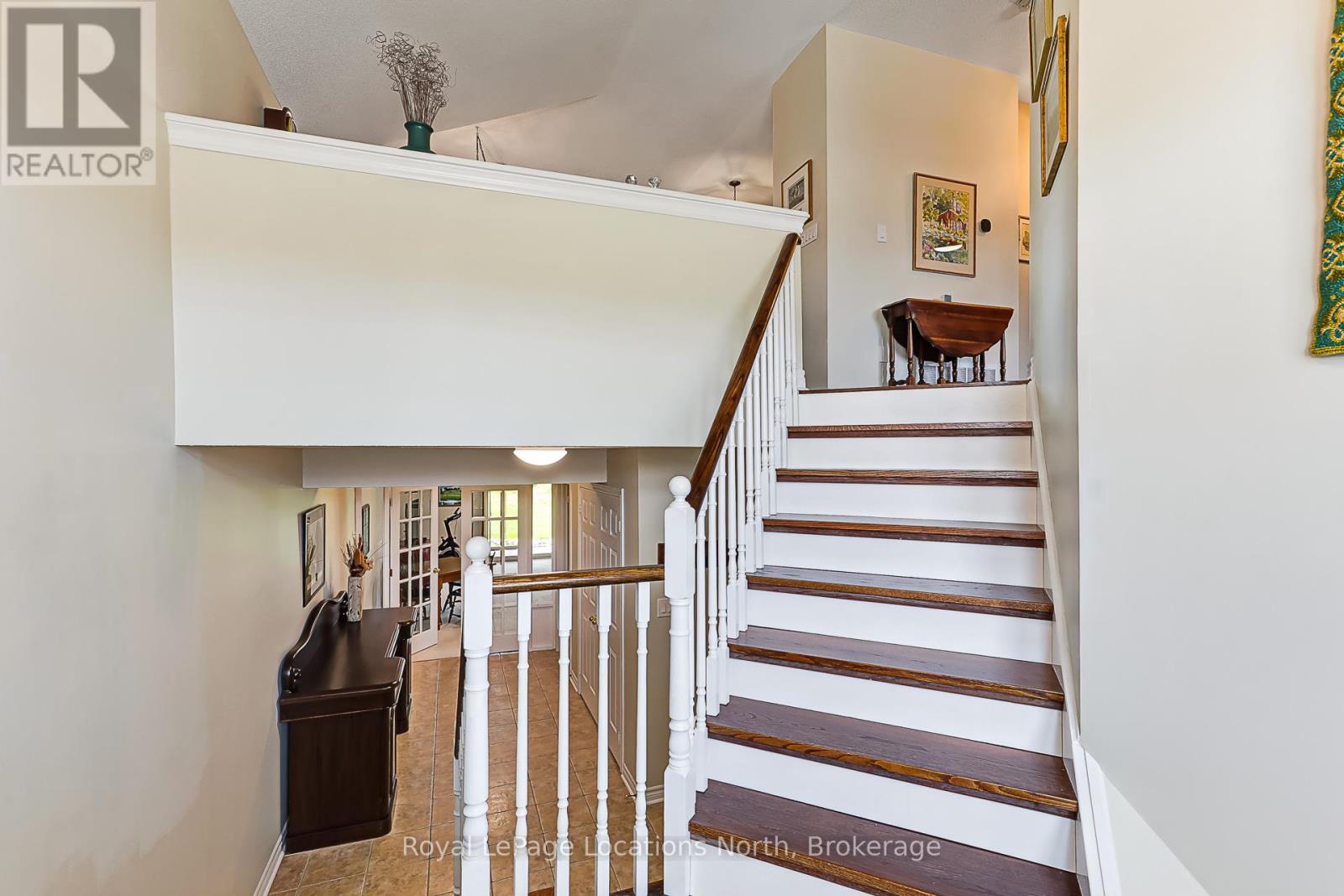 6 THOMAS DRIVE - 6