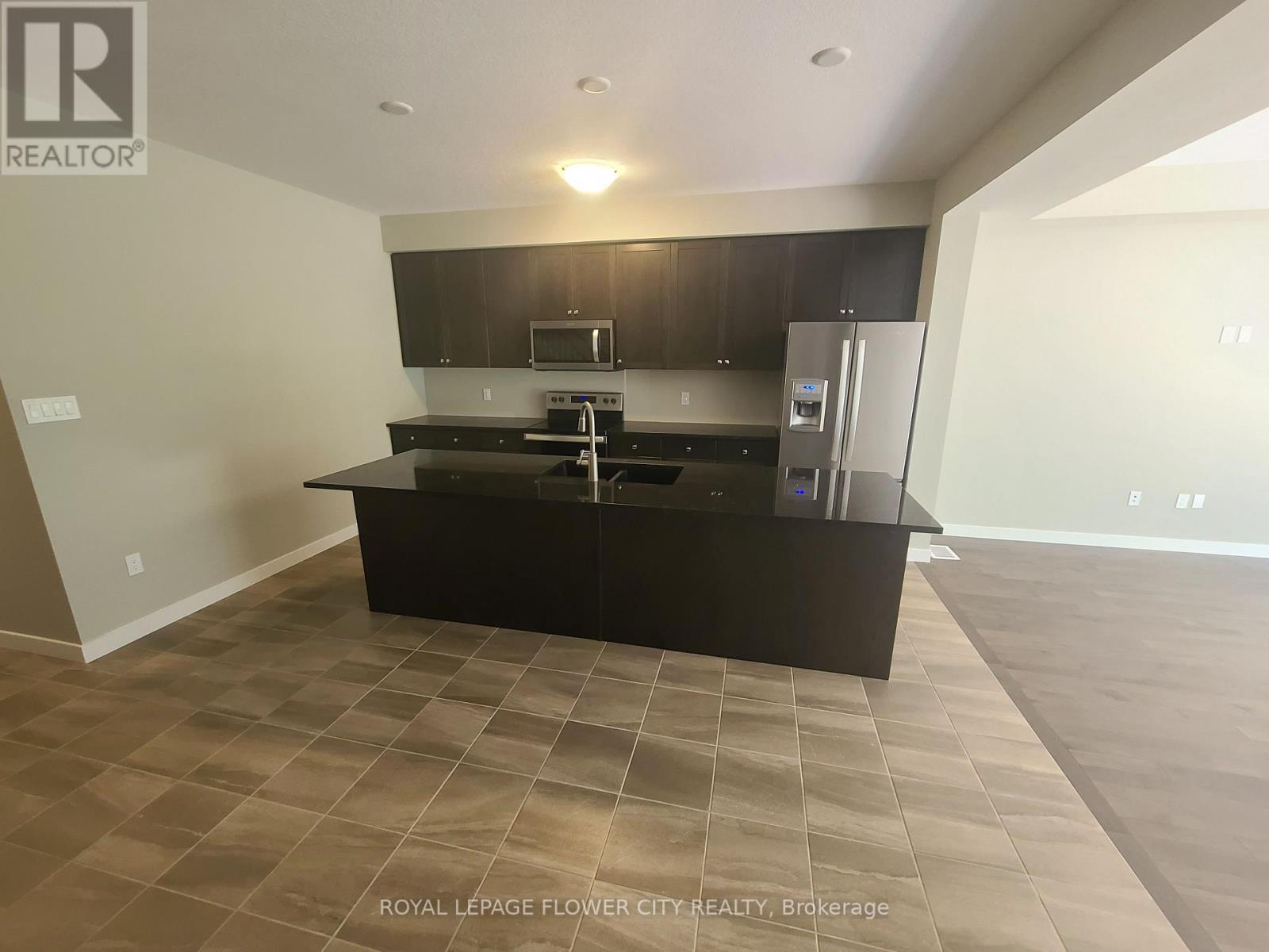 928 ROBERT FERRIE DRIVE - 3