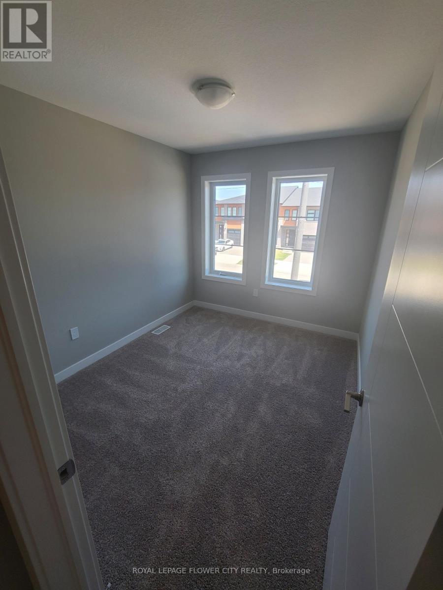 928 ROBERT FERRIE DRIVE - 10