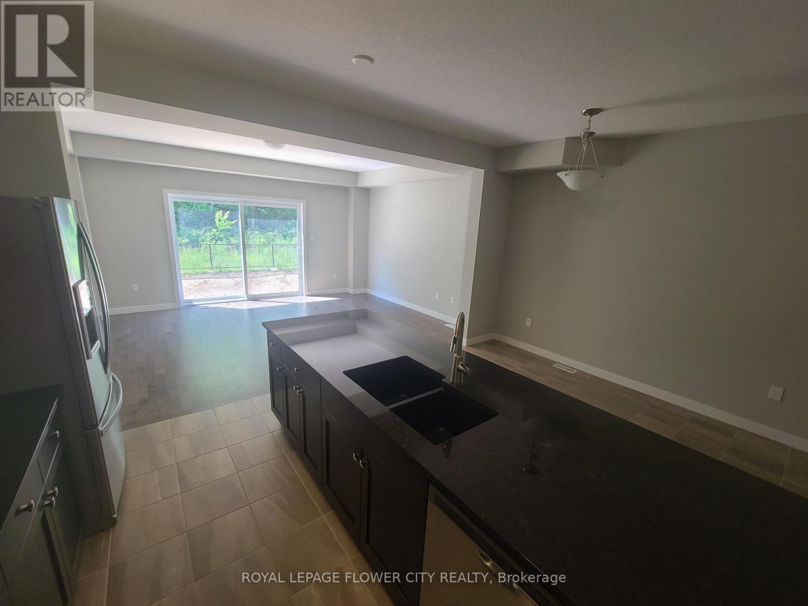 928 ROBERT FERRIE DRIVE - 4