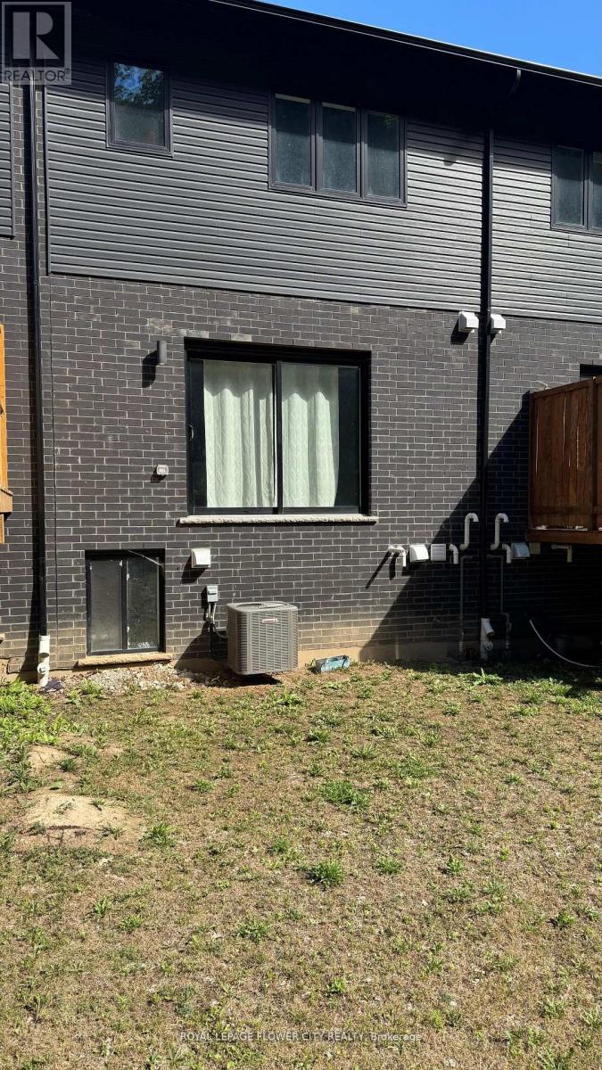928 ROBERT FERRIE DRIVE - 14