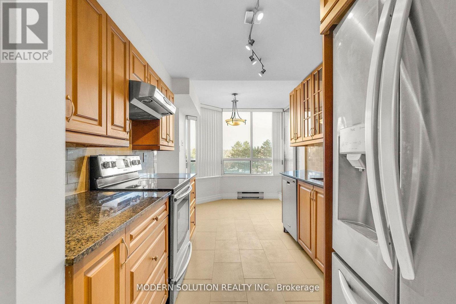 #426 32 CLARISSA DRIVE - 16