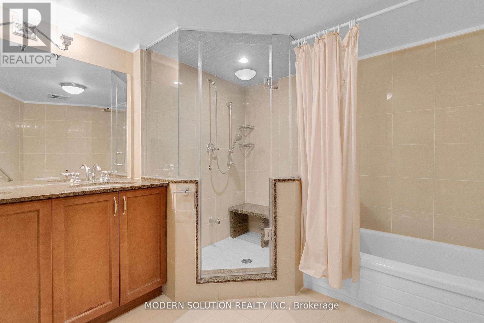 #426 32 CLARISSA DRIVE - 32