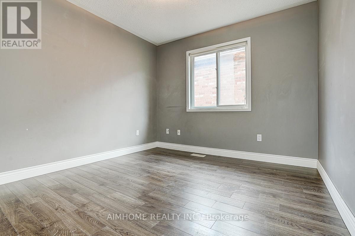 969 OAKTREE CRESCENT - 11