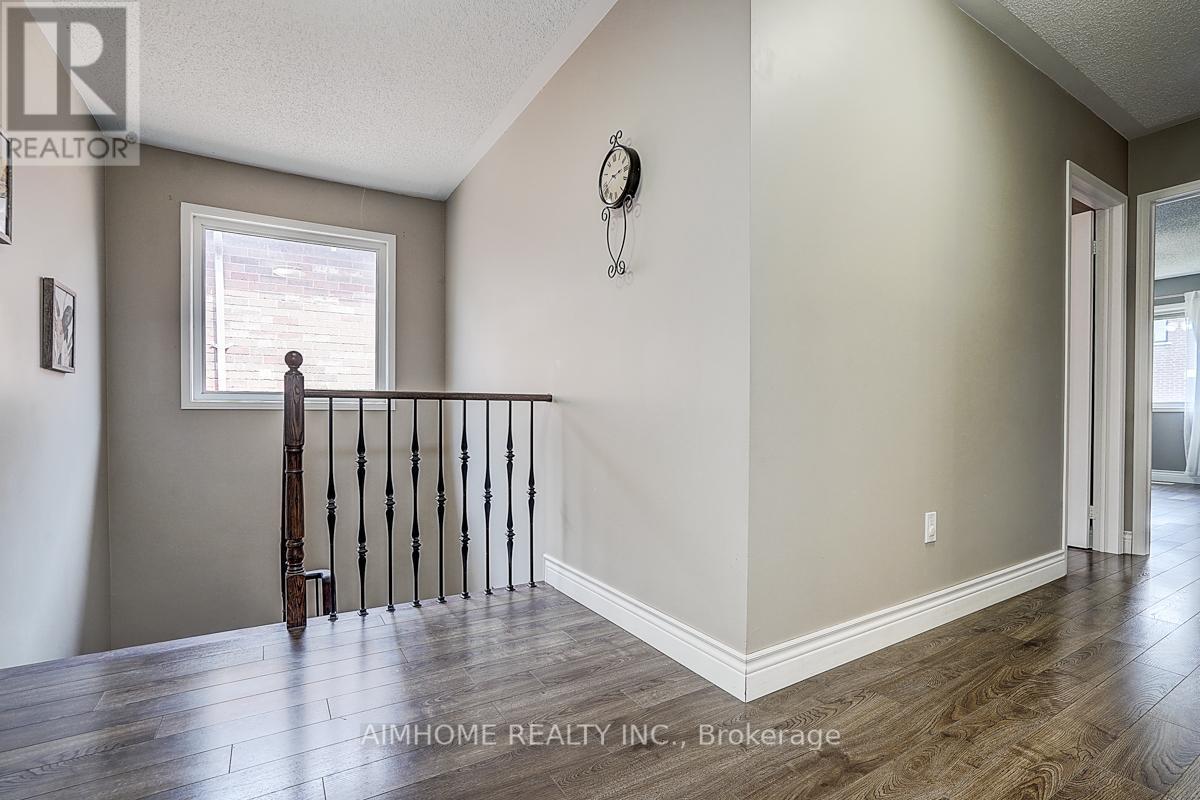 969 OAKTREE CRESCENT - 8