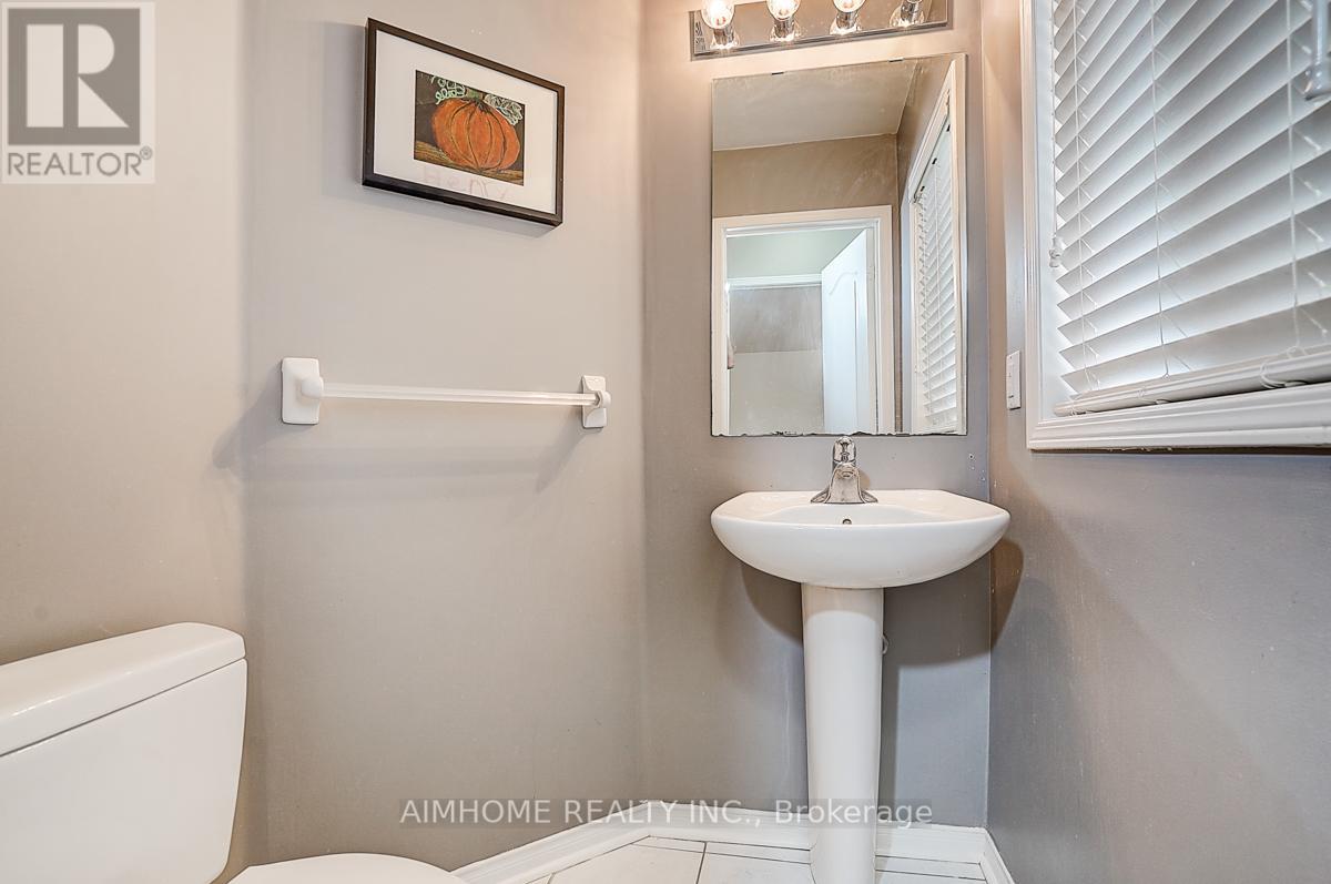 969 OAKTREE CRESCENT - Image 3