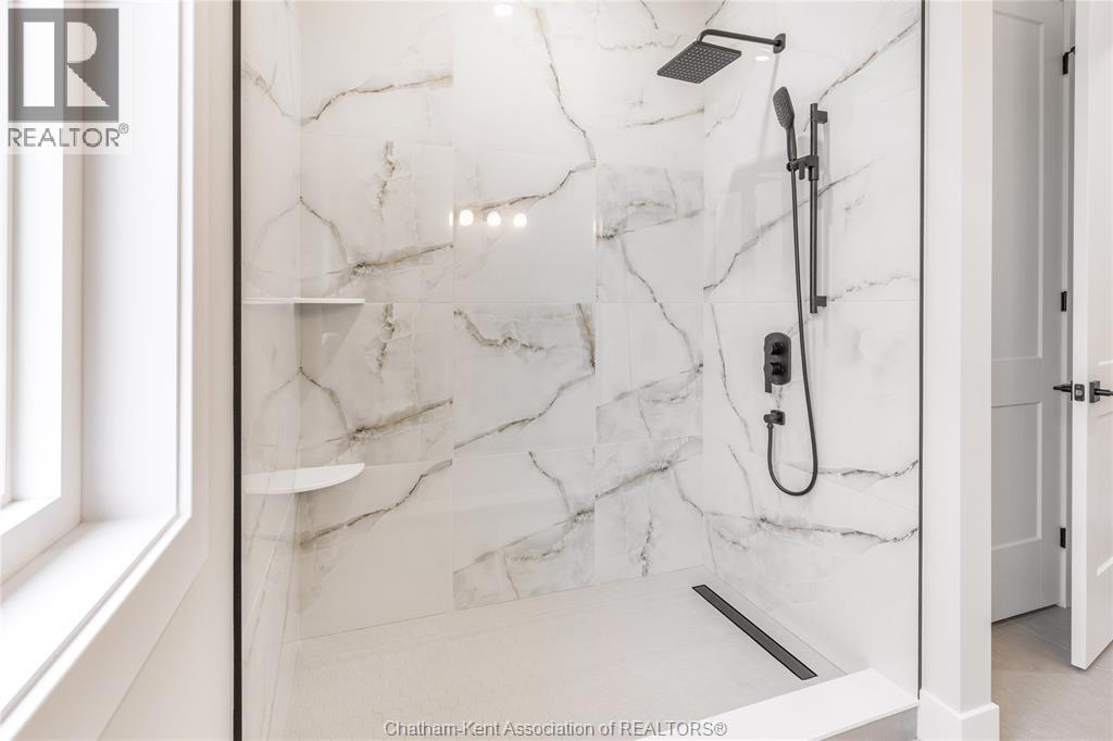 30 ROSEWOOD CRESCENT - 30