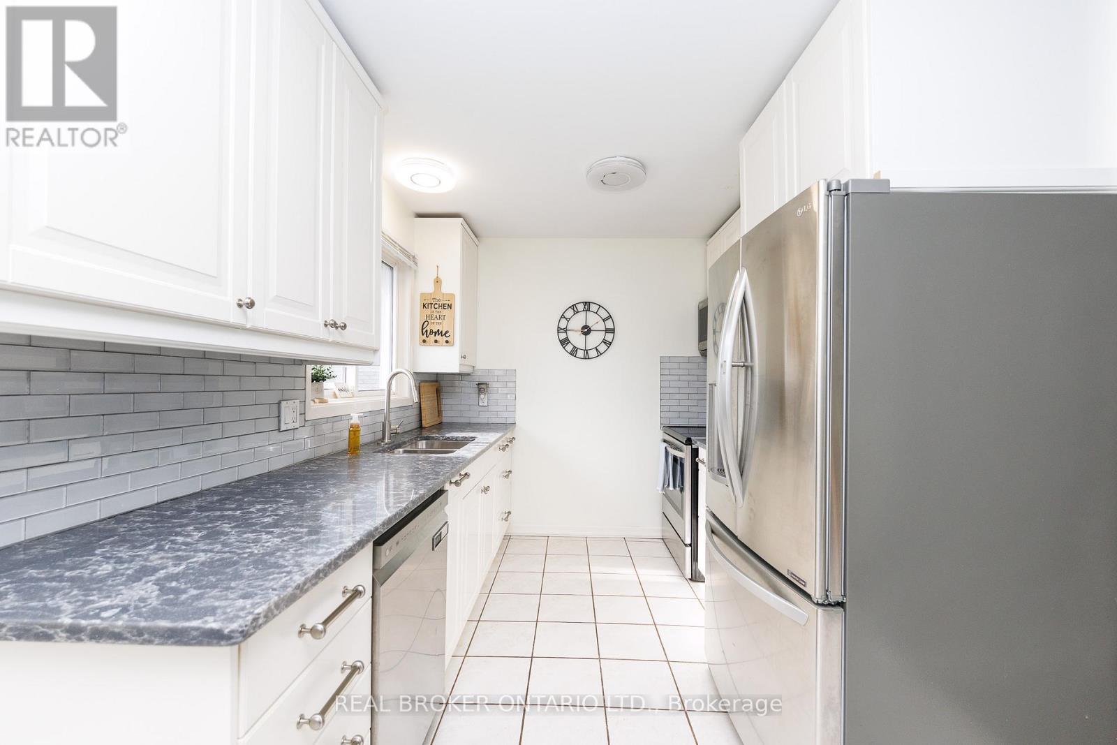 7 FAIRINGTON CRESCENT - 10