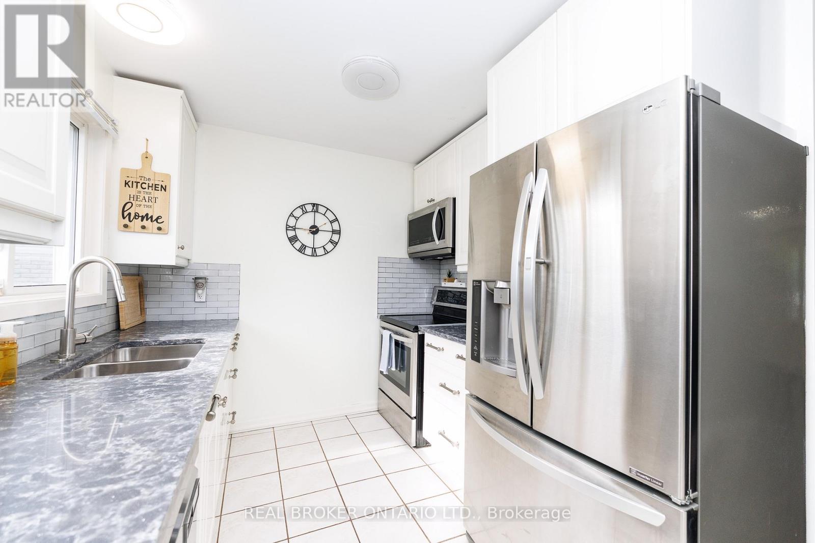 7 FAIRINGTON CRESCENT - 11