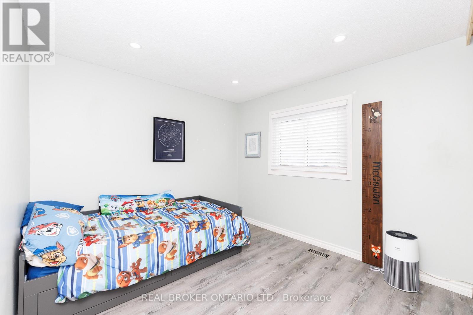 7 FAIRINGTON CRESCENT - 25