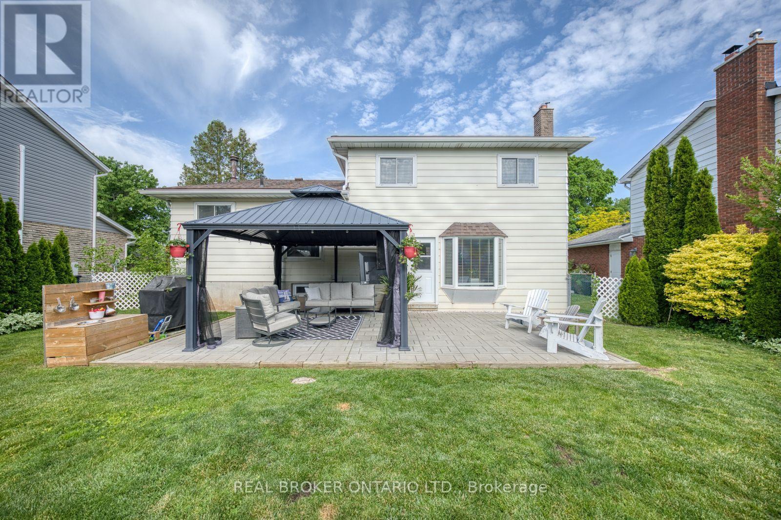 7 FAIRINGTON CRESCENT - 37