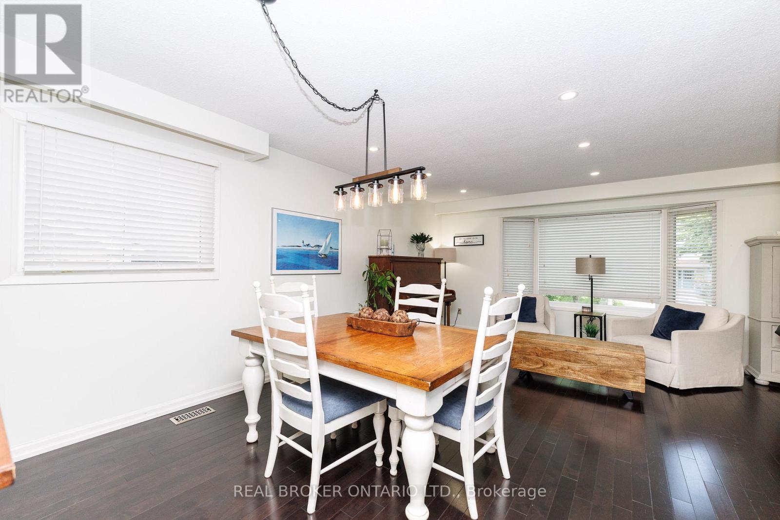 7 FAIRINGTON CRESCENT - 6