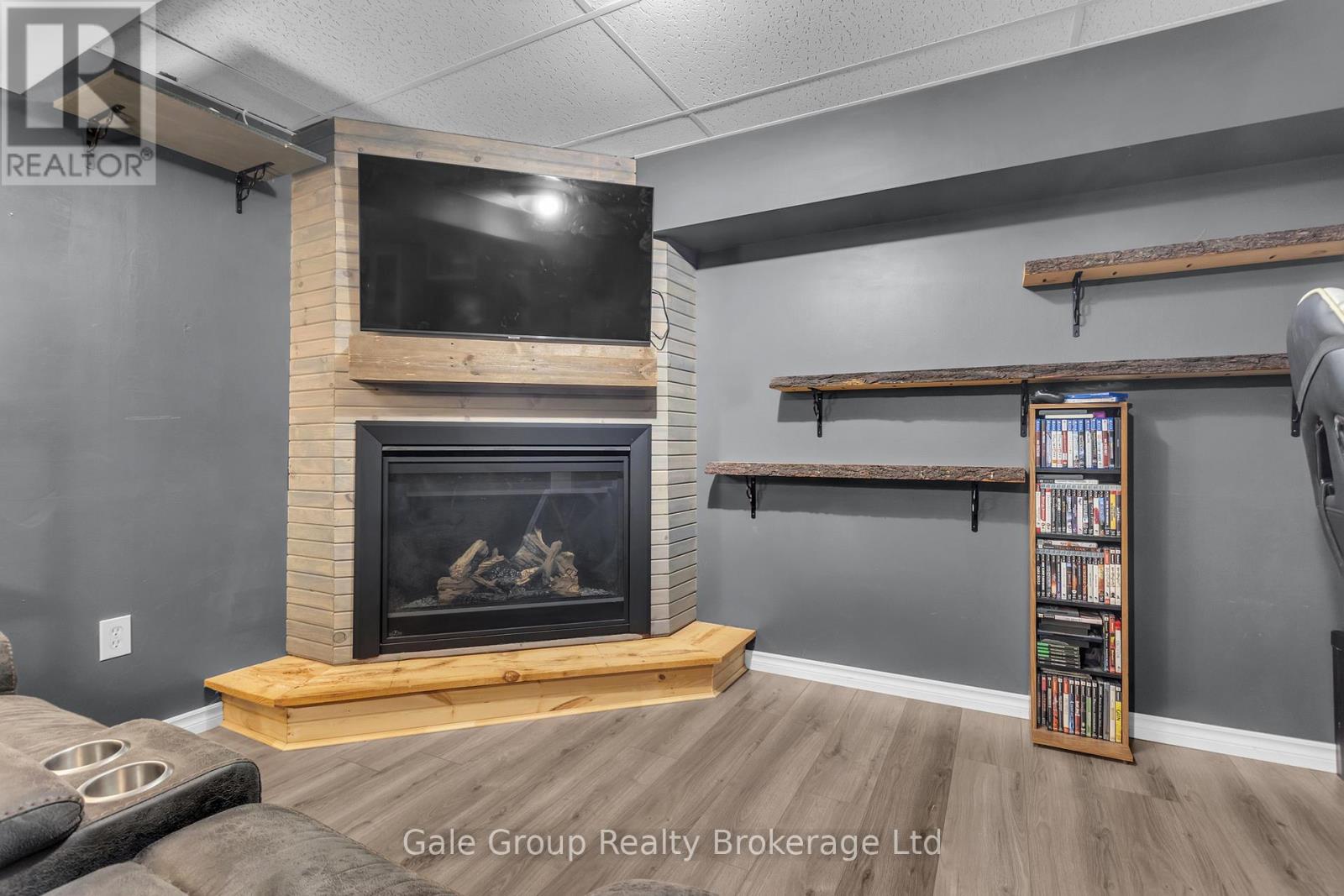 1030 PEARSON DRIVE - 19
