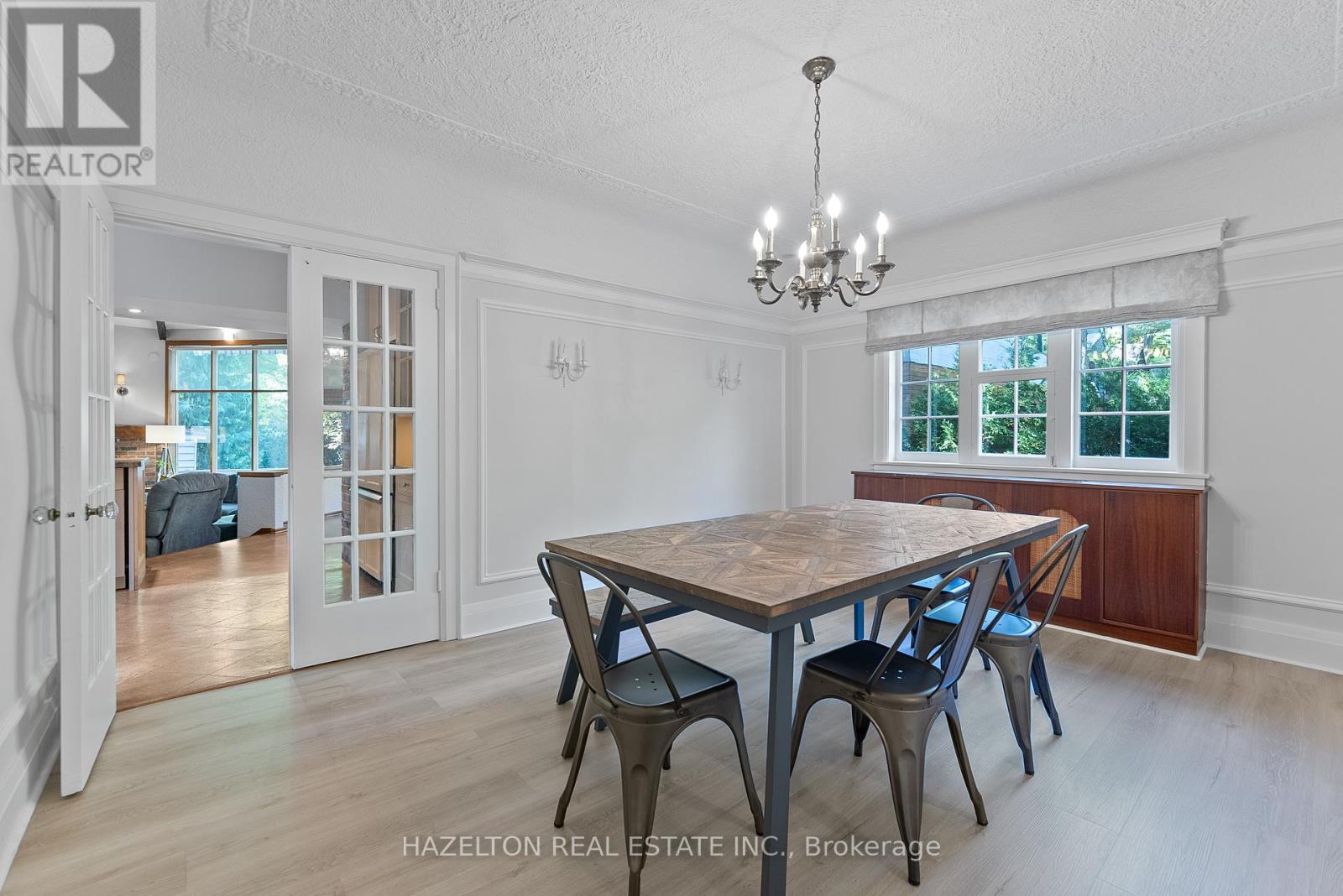 16 WELLS HILL AVENUE - 18