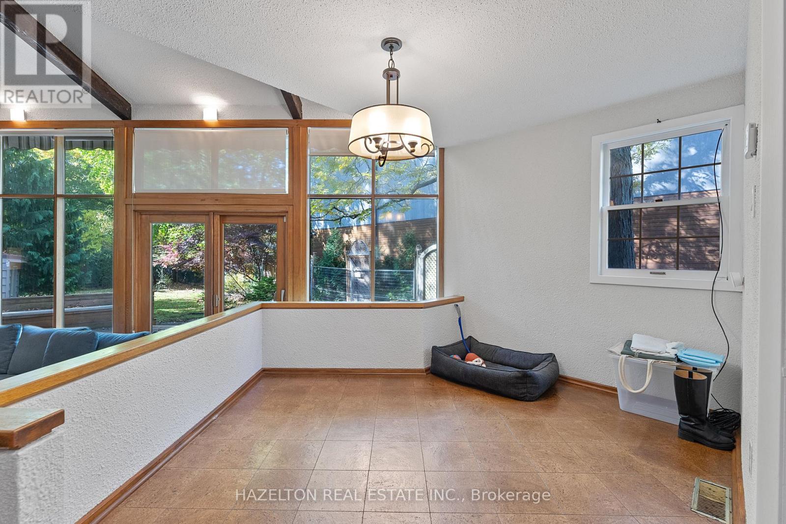 16 WELLS HILL AVENUE - 22