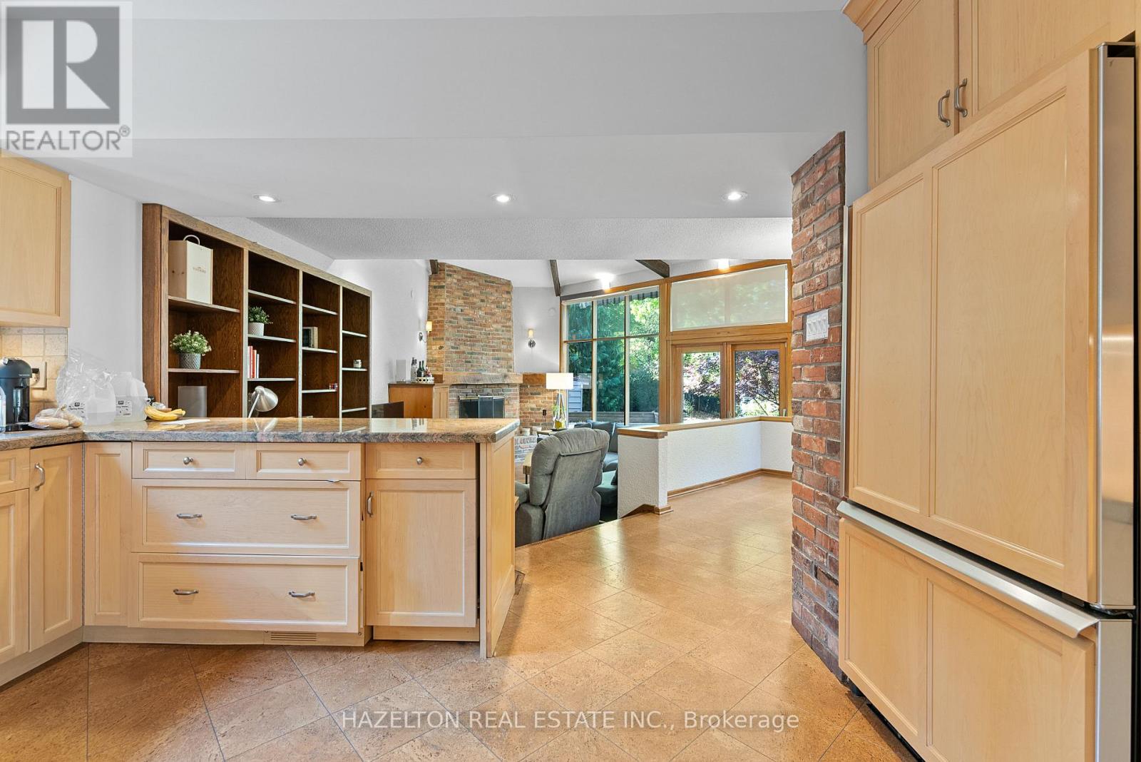 16 WELLS HILL AVENUE - 23