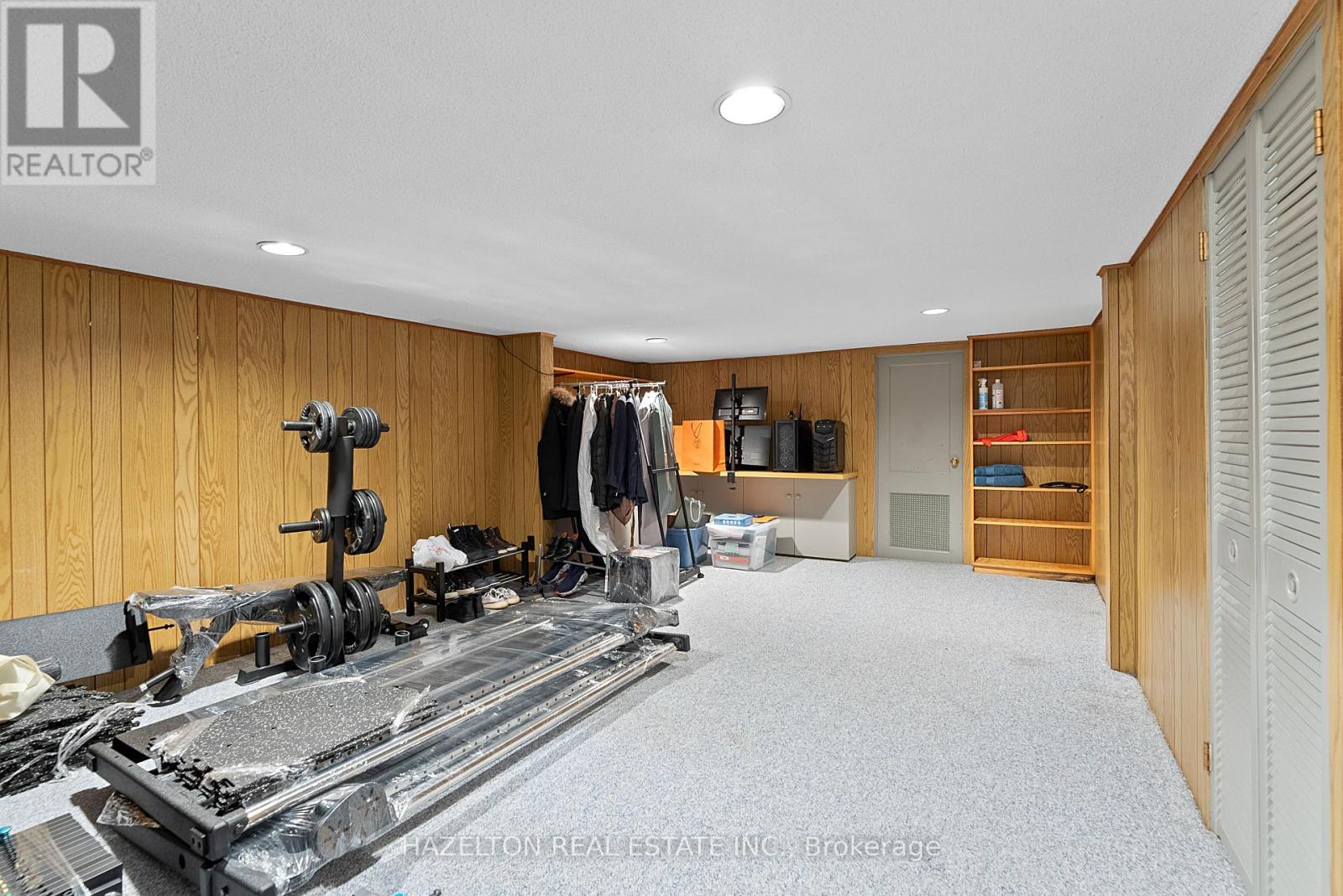 16 WELLS HILL AVENUE - 25