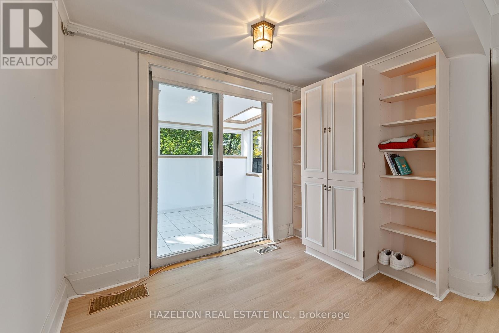16 WELLS HILL AVENUE - 26