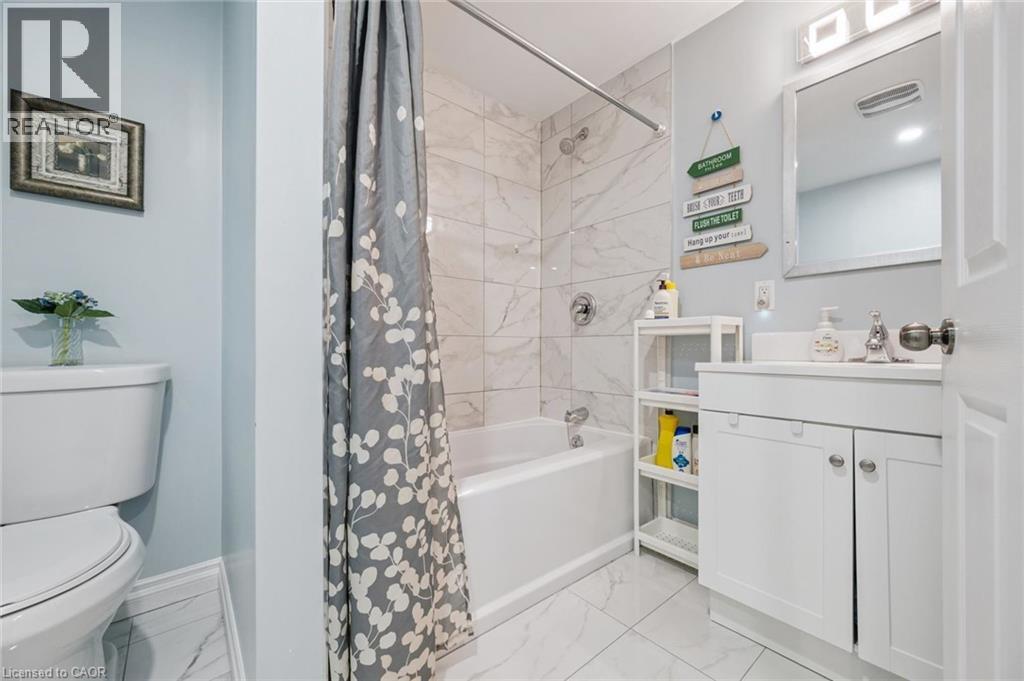 36 VAN FLEET Terrace - 32