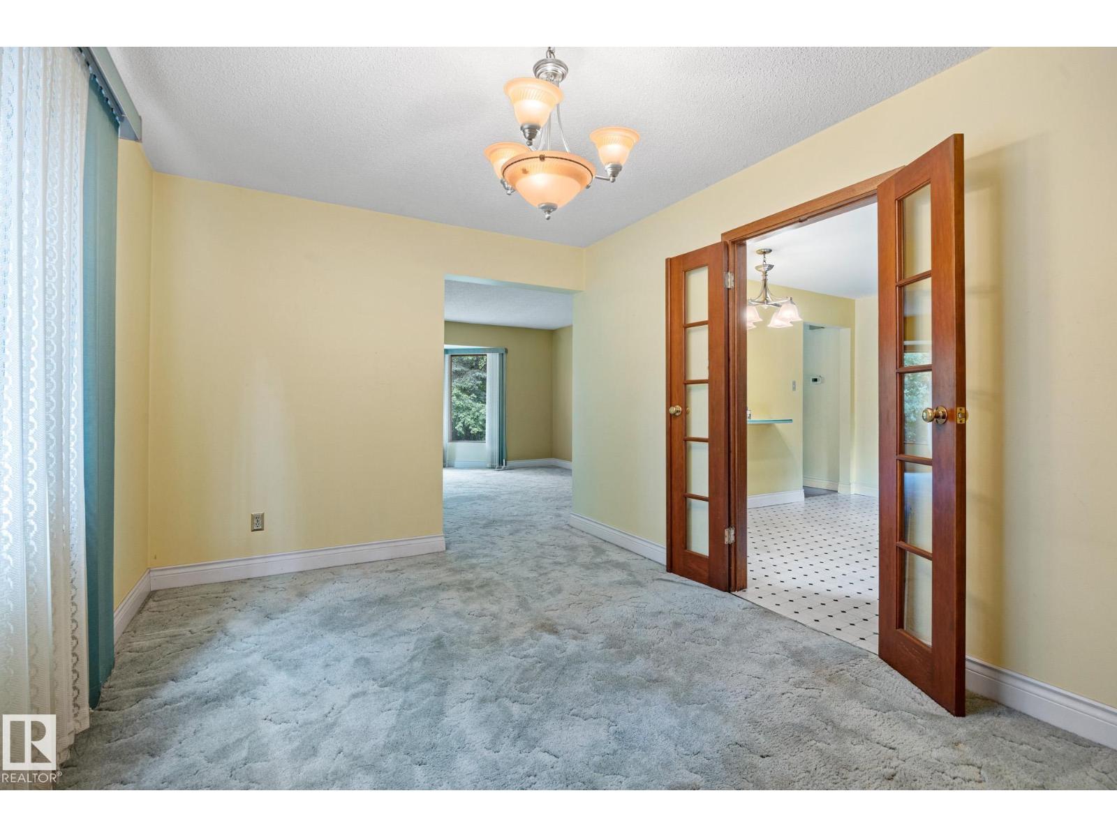 9 GLENVIEW CR — photo 13
